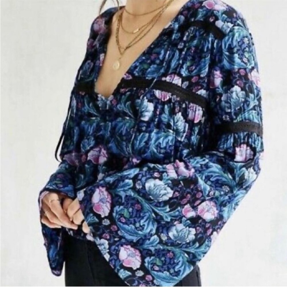 Urban Outfitters Kimchi Blue | Floral Blouse| Small